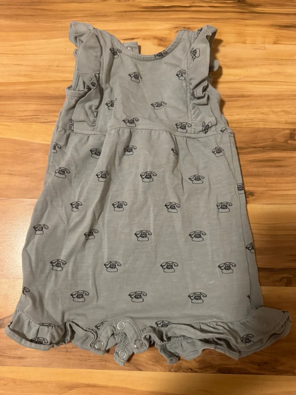 kate quinn Gray Ruffle-Sleeve One-Piece with Phone Print